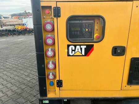 Miscelaneo 2017 Caterpillar DE65E3 / Stromerzeuger / 60KVA / 2017 / 17.917h (8)