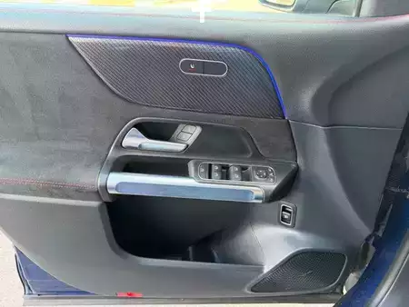 Muut 2023 Mercedes-Benz GLB 200 AMG MBUX+AMBIENTE+R-Kamera+Carbon+ALARM (14)