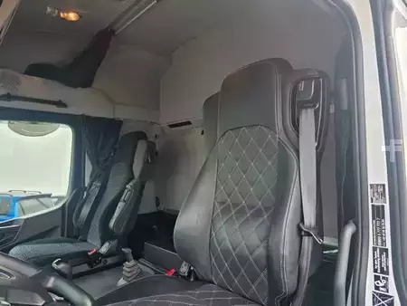 Övrigt 2018 Mercedes-Benz Arocs 1827 A 4x4 LBW Tür+Treppe Schalter 2 Stück (18)