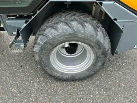 Kolové nakladače 2021 Giant G2700 X-TRA HD (27)