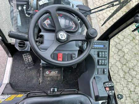 Kolové nakladače 2021 Giant G2700 X-TRA HD (33)