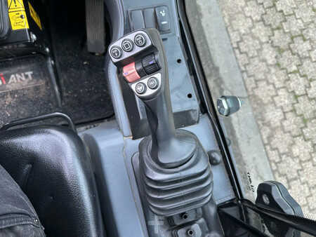 Kolové nakladače 2021 Giant G2700 X-TRA HD (38)