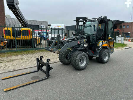 Kolové nakladače 2021 Giant G2700 X-TRA HD (40)