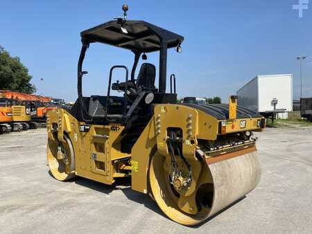 Tandemwalze 2016 Caterpillar CB 44B (3)