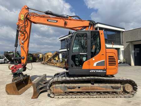 Korečková rýpadla 2017 Doosan DX 140 LCR-5 (1)