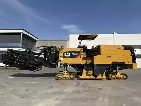 Frézka za studena 2019 Caterpillar PM 620 (1)
