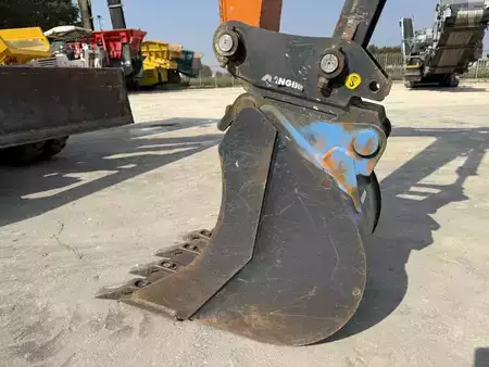 Lánctalpas kotrógép 2023 DEVELON DX100W-7 (15)