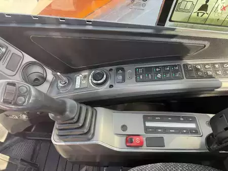 Lánctalpas kotrógép 2023 DEVELON DX100W-7 (18)