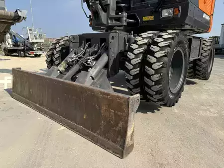 Lánctalpas kotrógép 2023 DEVELON DX100W-7 (9)
