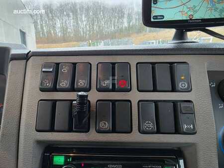 Camion 2015 Volvo FL (12)