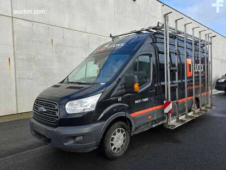 Camion 2018 Ford Transit (1)