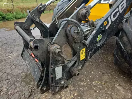 Chargeuse sur pneus 2022 JCB 427 S5 AG (12)
