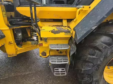 Chargeuse sur pneus 2022 JCB 427 S5 AG (18)