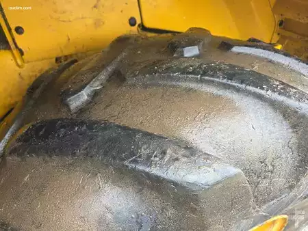 Chargeuse sur pneus 2022 JCB 427 S5 AG (26)