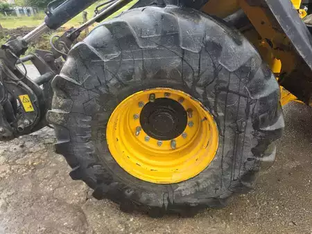 Chargeuse sur pneus 2022 JCB 427 S5 AG (27)