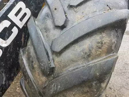 Chargeuse sur pneus 2022 JCB 427 S5 AG (28)