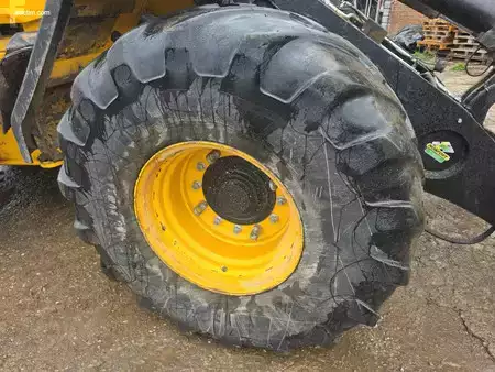 Chargeuse sur pneus 2022 JCB 427 S5 AG (29)