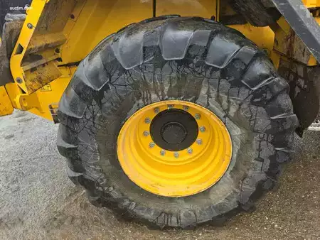 Chargeuse sur pneus 2022 JCB 427 S5 AG (31)