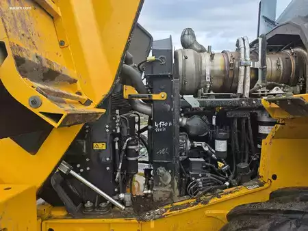Chargeuse sur pneus 2022 JCB 427 S5 AG (33)