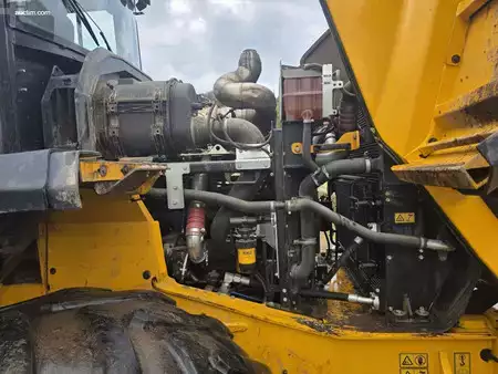 Chargeuse sur pneus 2022 JCB 427 S5 AG (34)