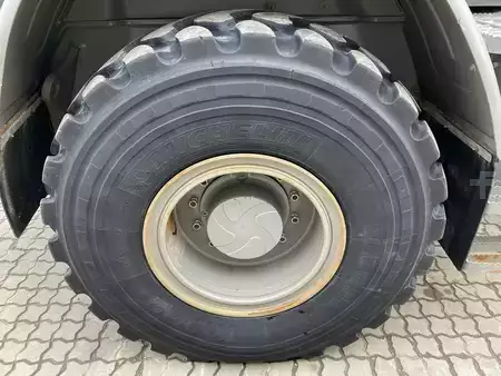 Kolové nakladače 2020 weycor AR620 (7)