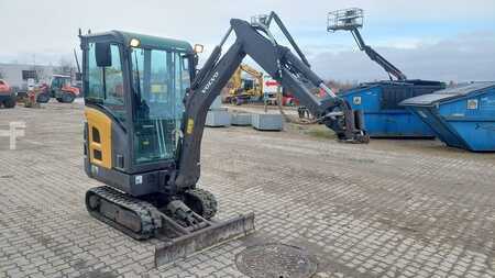 Outro 2016 Volvo EC18D (8)