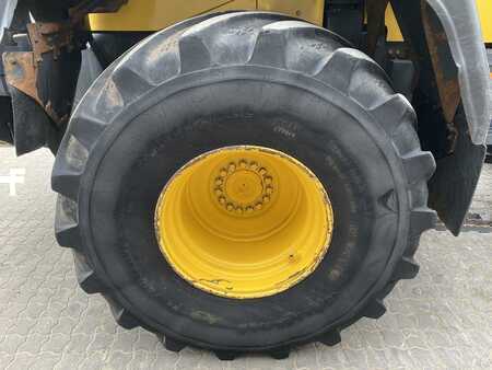 Komatsu WA320-7