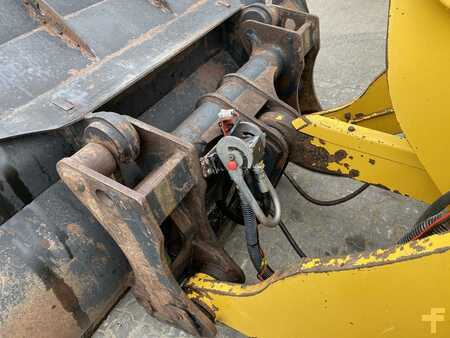 Komatsu WA320-7