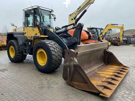 Komatsu WA320PZ-6