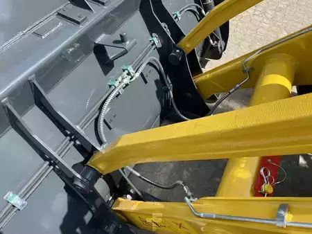 Altri 2026 Komatsu WB97S-8EO (10)