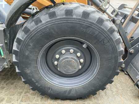 Muut 2021 Case 695 ST (6)