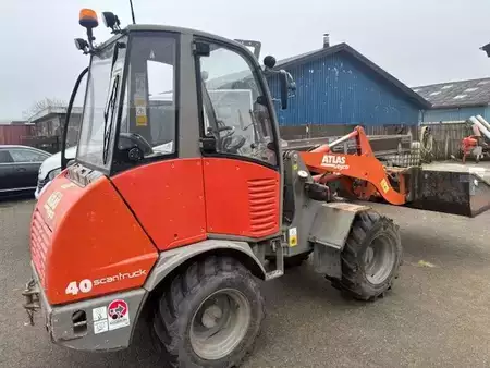 Chargeuse sur pneus 2015 Atlas AR40 CAB (4)