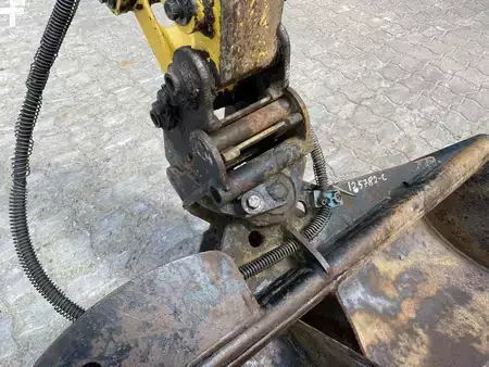 Minikaivinkoneet 2014 Komatsu PC16R-3HS (9)