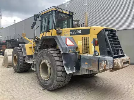 Pyöräkuormaajat 2005 Komatsu WA380-5 (2)