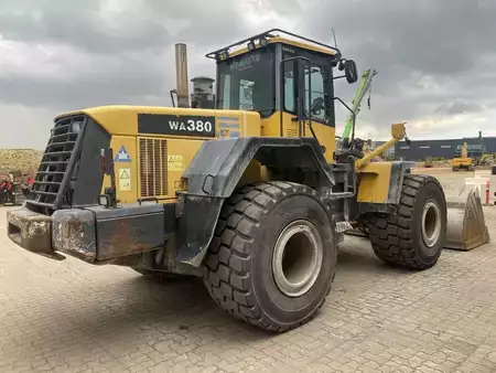 Pyöräkuormaajat 2005 Komatsu WA380-5 (4)