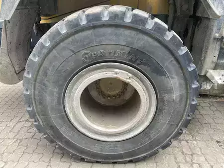 Pyöräkuormaajat 2005 Komatsu WA380-5 (7)