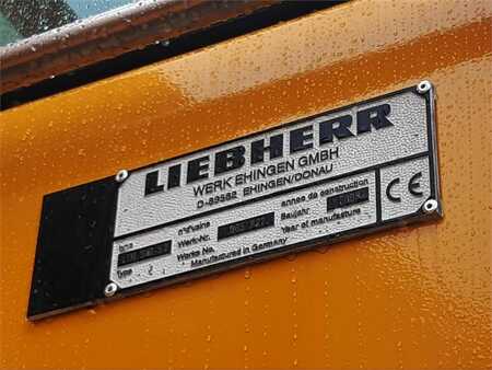Liebherr LTM1100-5.2 10x8 Drive And 10-Wheel Steering, 100t