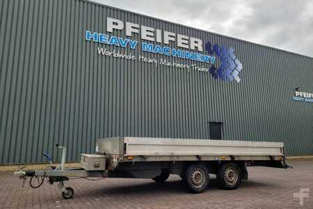 Přívěs 0 Saris PL1820 2 Axel Trailer (1)