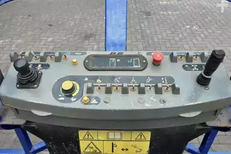 Kompaktlader 0 [div] 1250AJP Diesel, 4x4x4 Drive, 40.1m Working Height, (4)