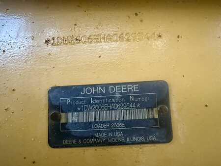 John Deere 744K Bell L2606E 25ton weight loader