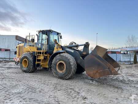 Radlader 2010 John Deere 744K Bell L2606E 25ton weight loader (3)