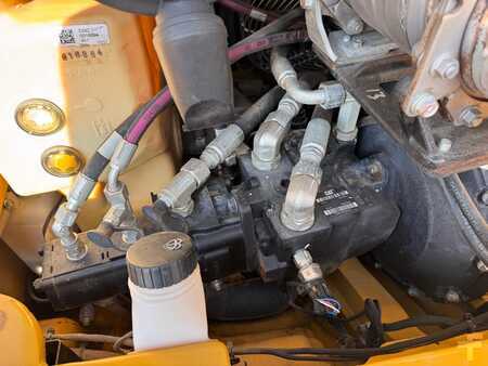 Wielladers 2019 Caterpillar 908M (17)