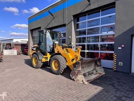 Wielladers 2019 Caterpillar 908M (2)