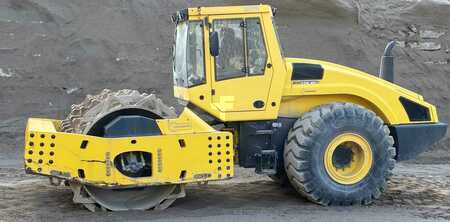 Walzenzug 2010 BOMAG BW226 RC (1)