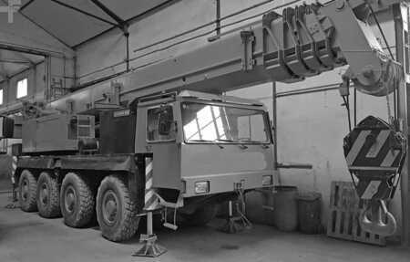 Mobilní jeřáby 1990 Liebherr LTM1070 (1)