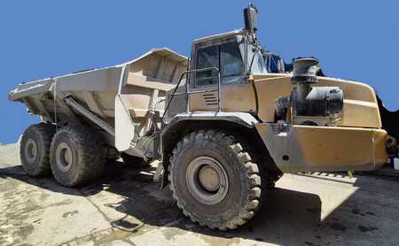 Kink Dumprar 2004 Bell B40D - 6x6 (1)