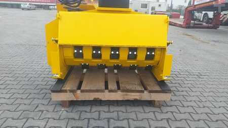 Přídavná zařízení 2021 Windhoff Nowy Mulczer - kosiarka bijakowa (14)