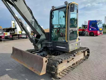 Rupsgraafmachines 2017 Volvo ECR 88 D (15)