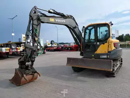 Rupsgraafmachines 2017 Volvo ECR 88 D (2)