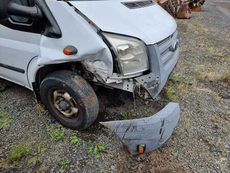 Ford Transit podwójna kabina - USZKODZONY